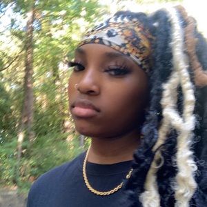 Meet your Posher, Caprice